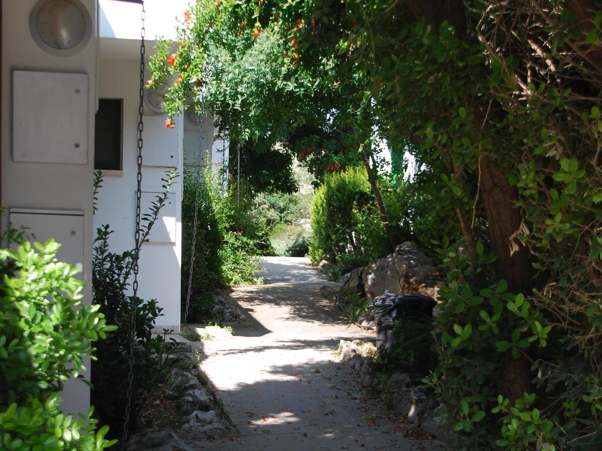 Neve Shalom Hotel Exterior photo